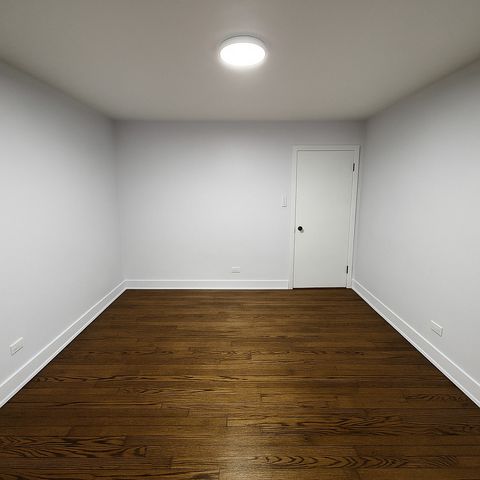 7718 S Jeffery Boulevard GN, Chicago, IL 60649