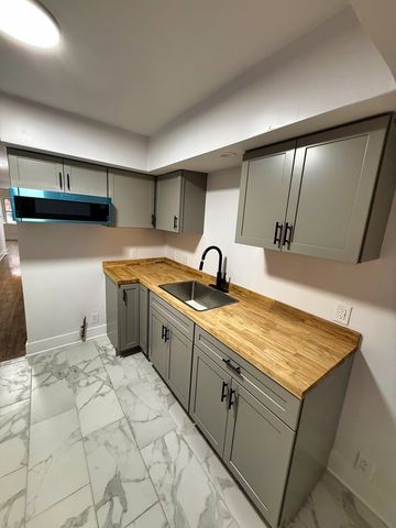 7718 S Jeffery Boulevard GN, Chicago, IL 60649