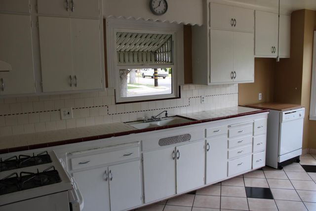 405 W Beverly Pl, Tracy, CA 95376