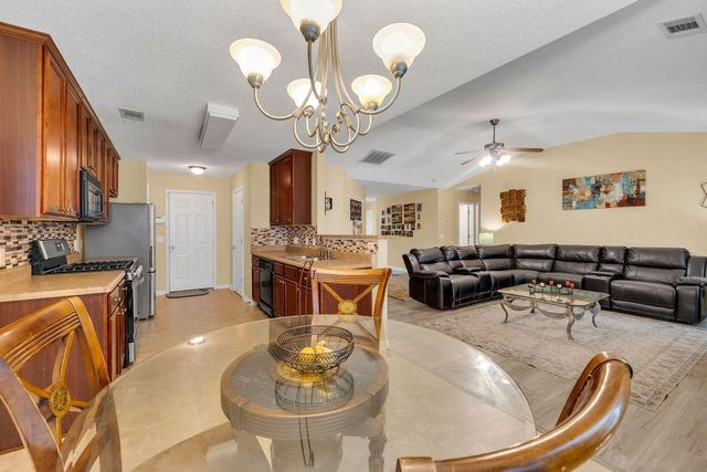 420 Stone Ridge Way, Covington, GA 30016