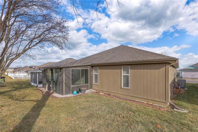 528 S Saturn Drive, Raymore, MO 64083