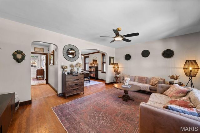 4322 Holly Hills Boulevard, St Louis, MO 63116