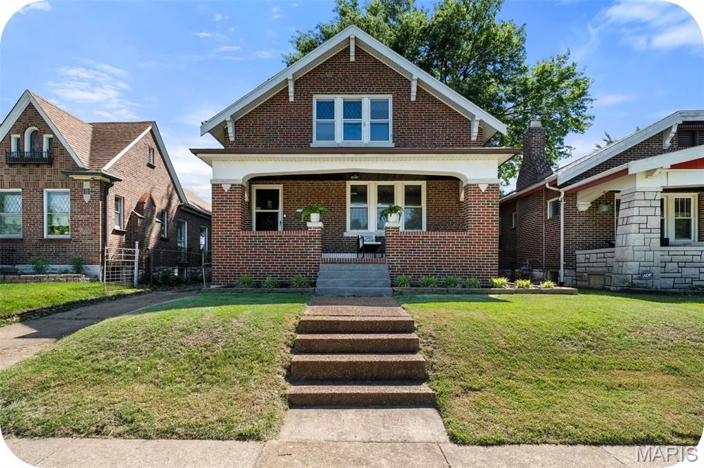 4322 Holly Hills Boulevard, St Louis, MO 63116