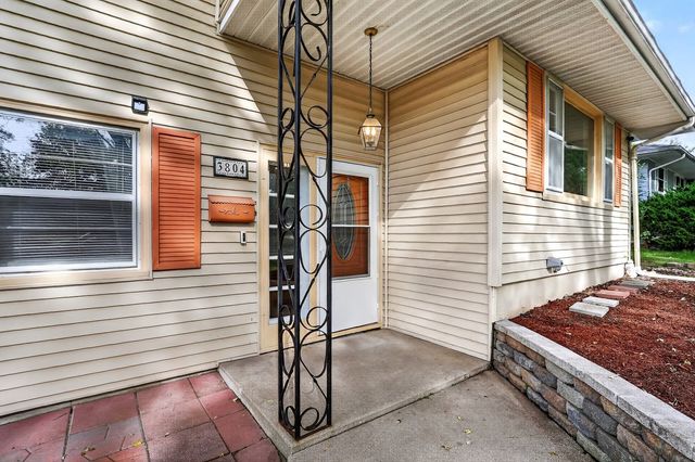 3804 Seward Avenue, Rockford, IL 61108