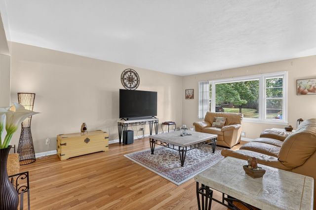3804 Seward Avenue, Rockford, IL 61108