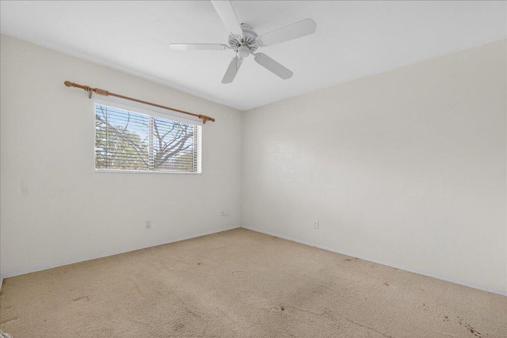 Image 18 of property listing at 2925 Dove Haven Court H, Charleston, SC 29414