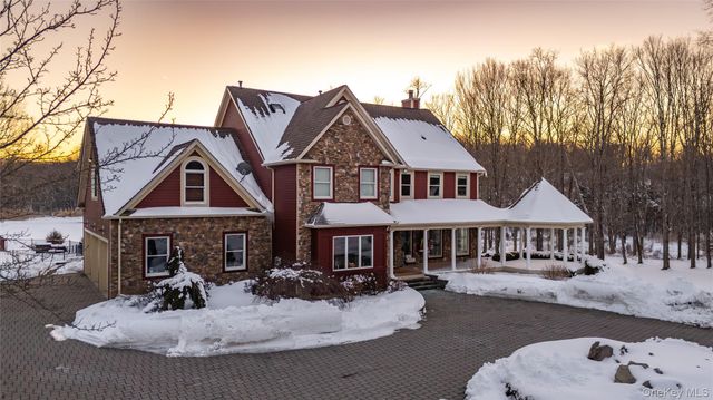 14 Stonewall Court, Warwick, NY 10990