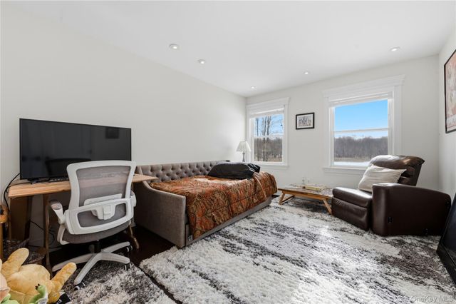 14 Stonewall Court, Warwick, NY 10990