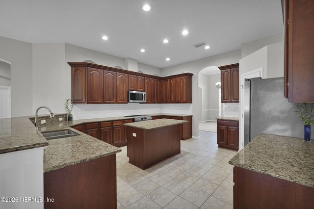 1819 WILD DUNES Circle, Orange Park, FL 32065