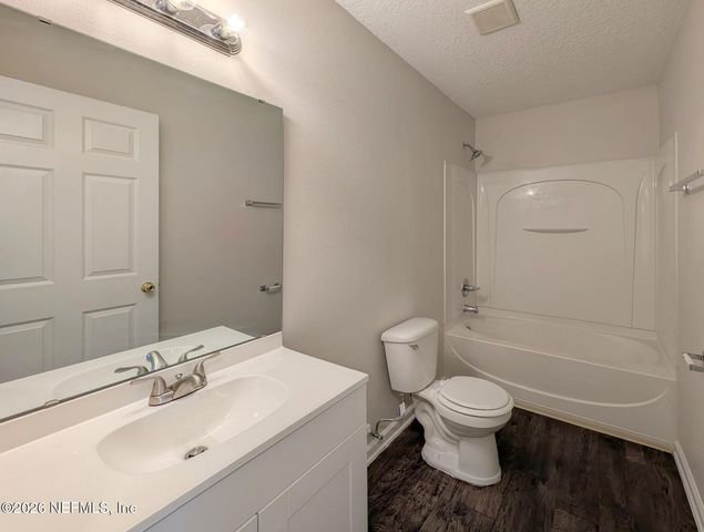 1242 LAKE SHORE Boulevard, Jacksonville, FL 32205
