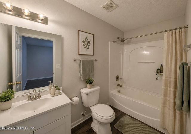 1242 LAKE SHORE Boulevard, Jacksonville, FL 32205