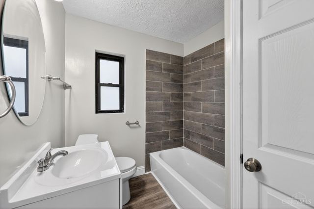 1818 Lawn Avenue, Cincinnati, OH 45237