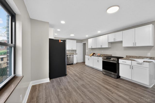 1818 Lawn Avenue, Cincinnati, OH 45237