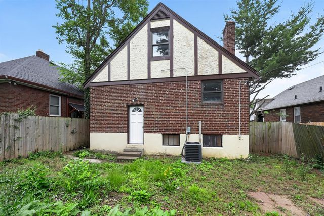 1818 Lawn Avenue, Cincinnati, OH 45237