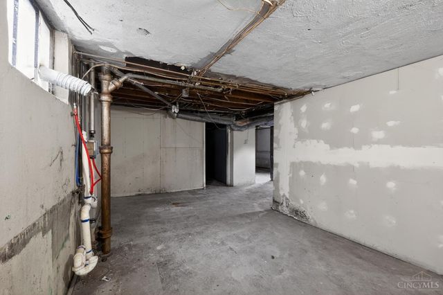 1818 Lawn Avenue, Cincinnati, OH 45237