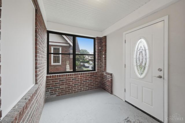 1818 Lawn Avenue, Cincinnati, OH 45237