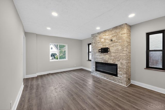 1818 Lawn Avenue, Cincinnati, OH 45237