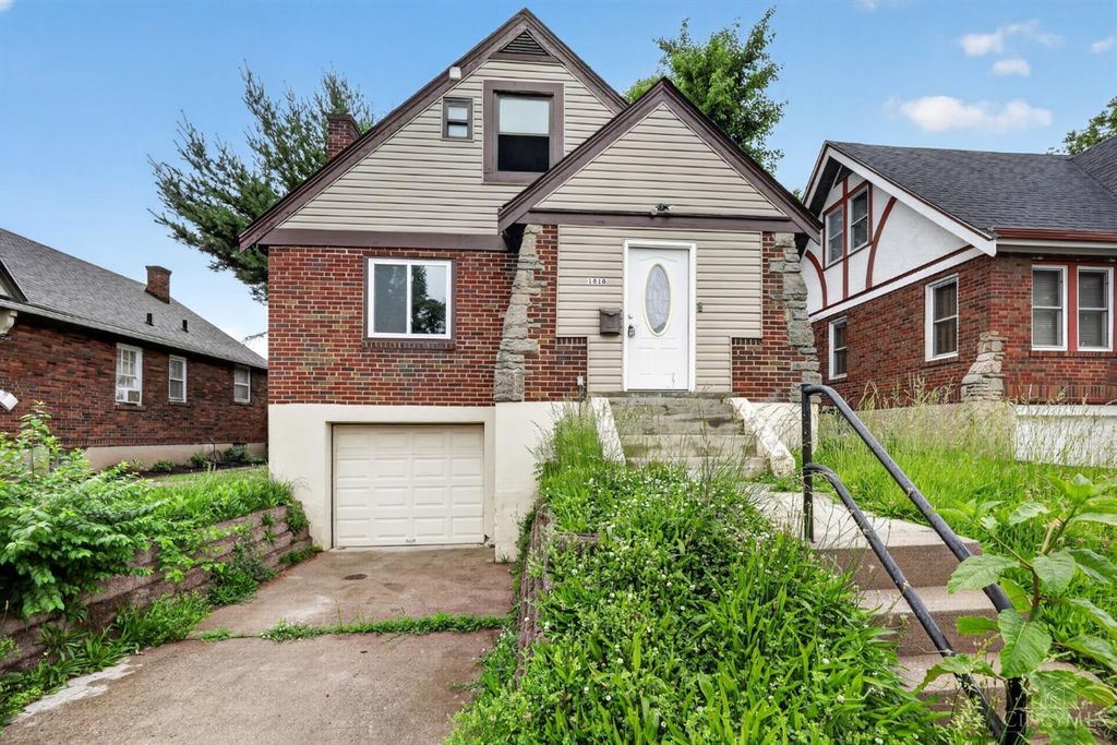 1818 Lawn Avenue, Cincinnati, OH 45237