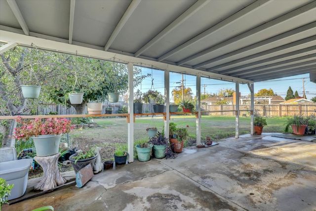 1158 Brookside Ct, Lincoln, CA 95648