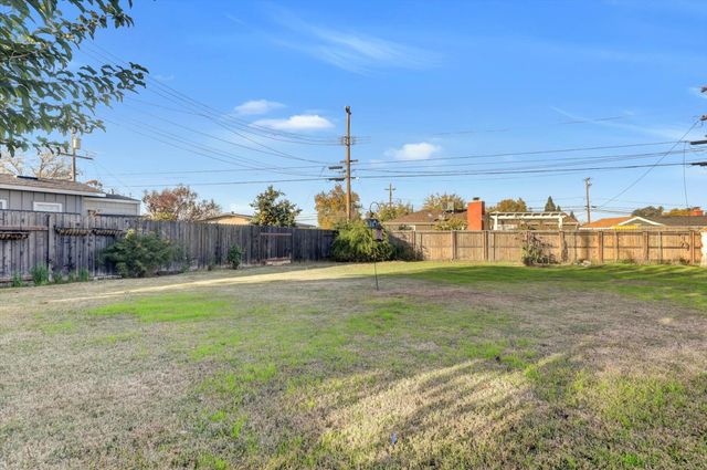 1158 Brookside Ct, Lincoln, CA 95648