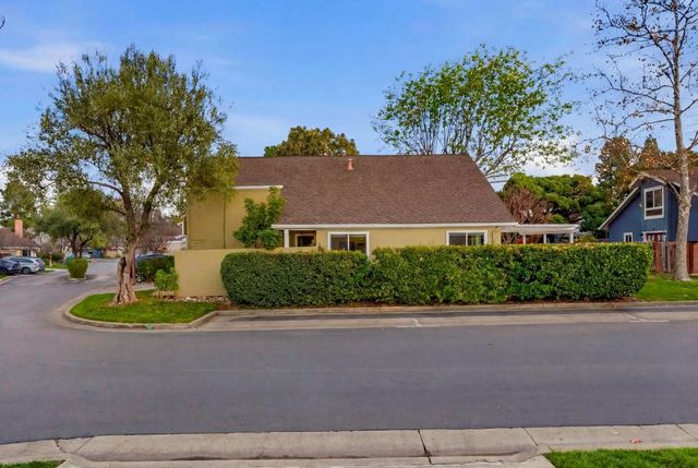 210 Elm Wood Court, Los Gatos, CA 95032