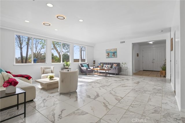 29062 Garnet Canyon, Saugus, CA 91390