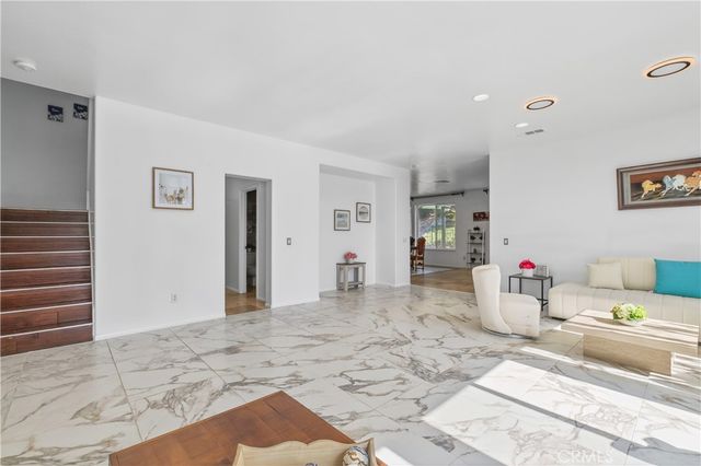 29062 Garnet Canyon, Saugus, CA 91390