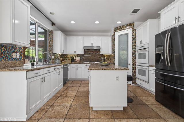 29062 Garnet Canyon, Saugus, CA 91390