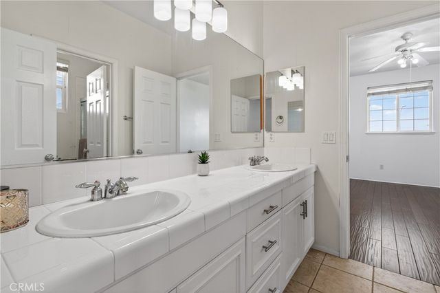 29062 Garnet Canyon, Saugus, CA 91390