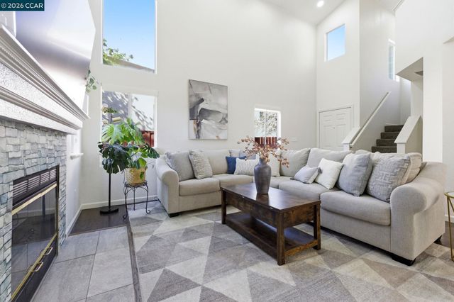 2875 Parkway Dr, Martinez, CA 94553