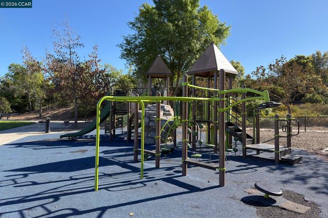 2875 Parkway Dr, Martinez, CA 94553