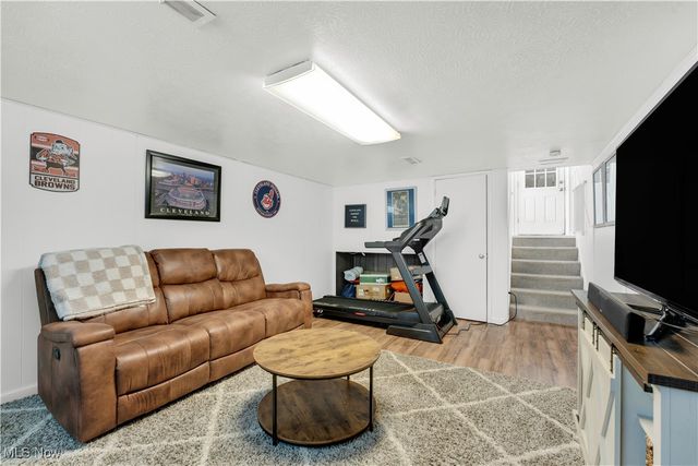 3262 Marda Drive, Parma, OH 44134