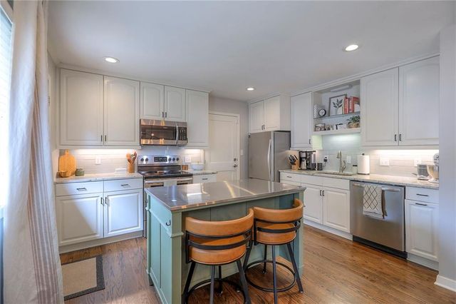 7620 Russell Road, Overland Park, KS 66204