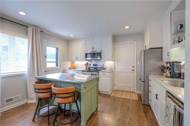 7620 Russell Road, Overland Park, KS 66204