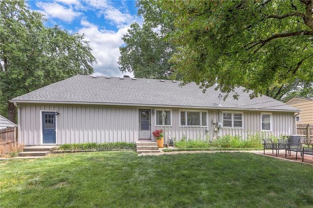 7620 Russell Road, Overland Park, KS 66204