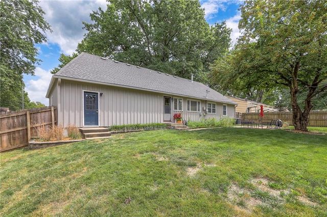 7620 Russell Road, Overland Park, KS 66204