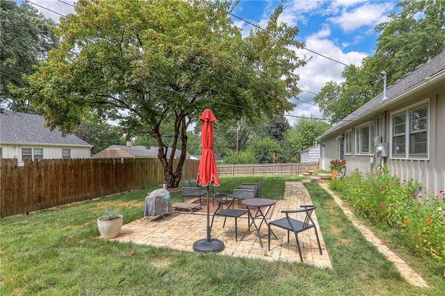 7620 Russell Road, Overland Park, KS 66204