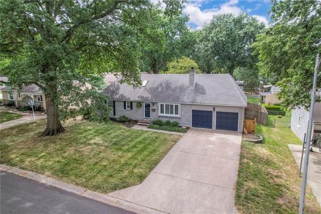 7620 Russell Road, Overland Park, KS 66204