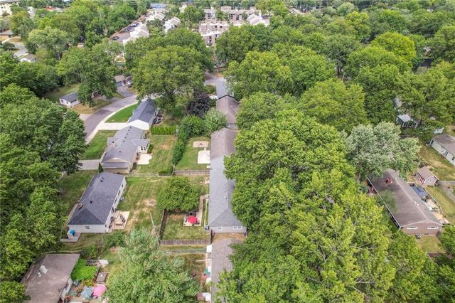 7620 Russell Road, Overland Park, KS 66204