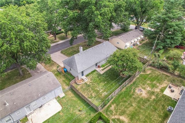 7620 Russell Road, Overland Park, KS 66204