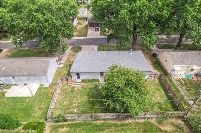 7620 Russell Road, Overland Park, KS 66204