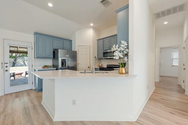 10114 Janet LOOP, Dripping Springs, TX 78620