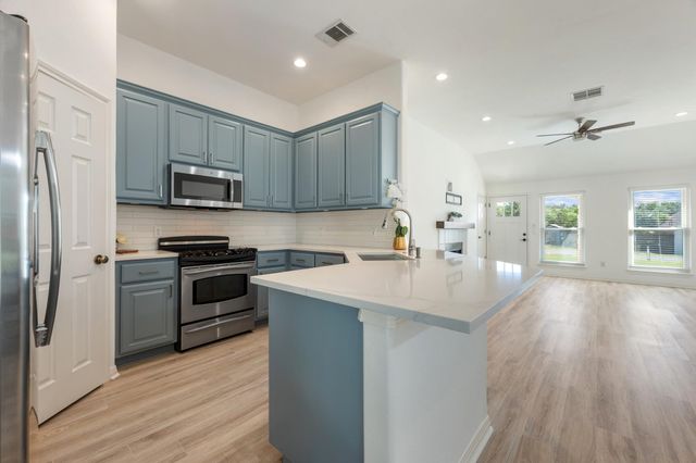 10114 Janet LOOP, Dripping Springs, TX 78620