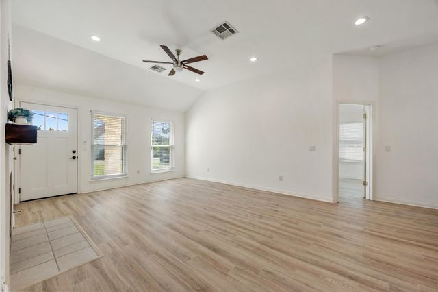 10114 Janet LOOP, Dripping Springs, TX 78620