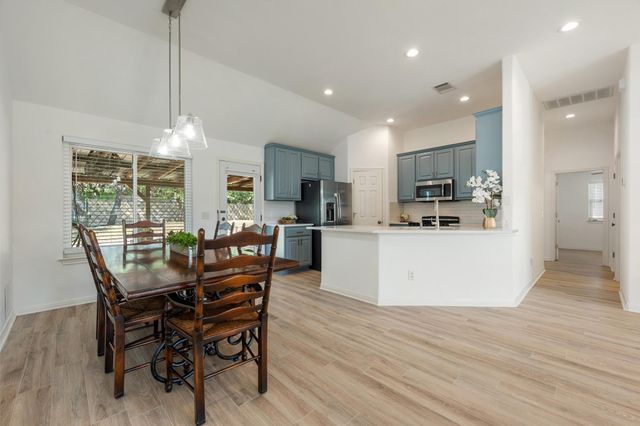 10114 Janet LOOP, Dripping Springs, TX 78620