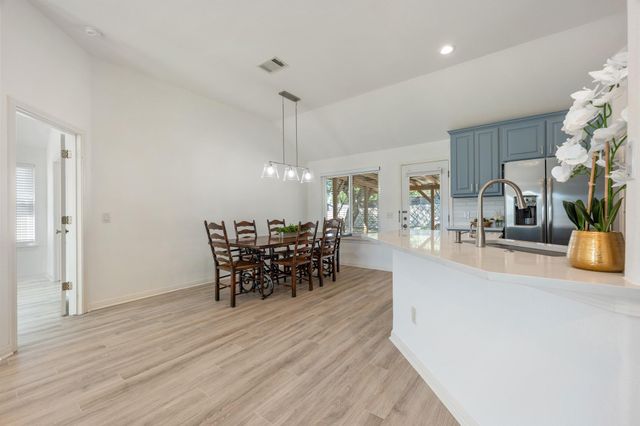 10114 Janet LOOP, Dripping Springs, TX 78620