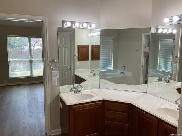 26111 LOOKOUT FALLS, San Antonio, TX 78260