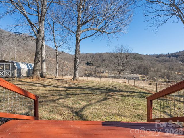 1672 Worley Cove Road, Canton, NC 28716