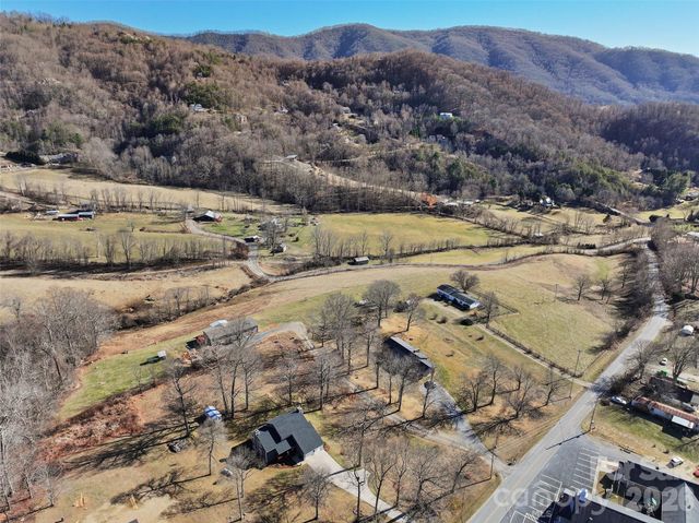 1672 Worley Cove Road, Canton, NC 28716
