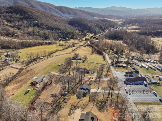 1672 Worley Cove Road, Canton, NC 28716
